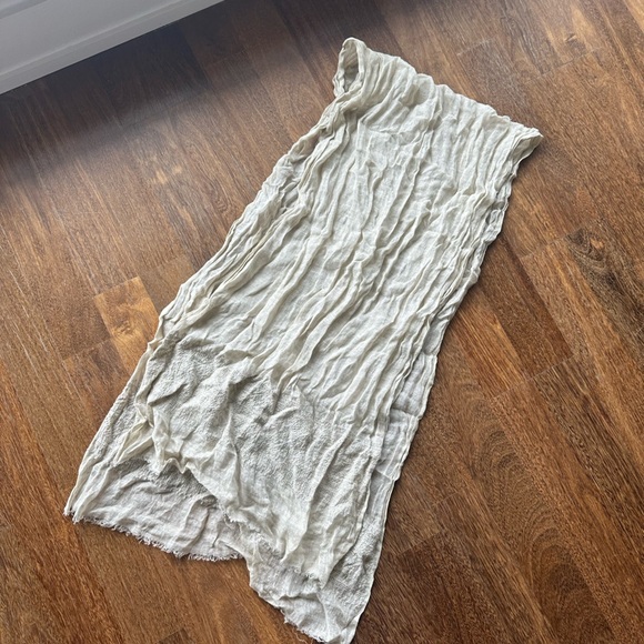 NEW Scarf Bundle. 3 Scarves Never Worn - Picture 2 of 6